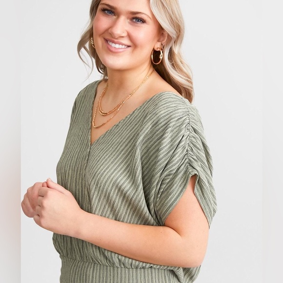 WILLOW & ROOT DOLMAN SURPLICE TOP - Picture 3 of 4